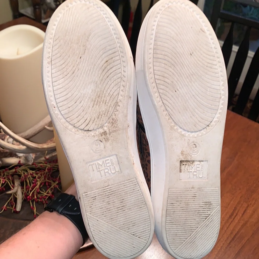TIME AND TRU LEOPARD ANIMAL PRINT MULE SNEAKER SIZE 9